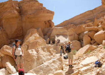 Wüstenlandschaft im Bergmassiv von Eilat 