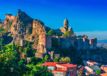 Blick auf die Narikala Festung in Tiflis 
