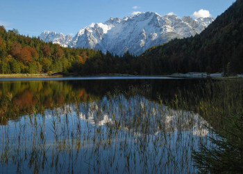 Am Ferchensee, dahinter Karwendel 