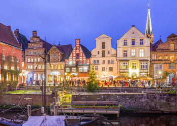 Stintmarkt am Abend im Winter 