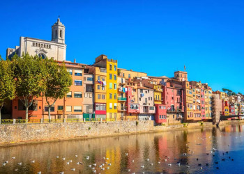 Bunte Hausfassaden in Girona 