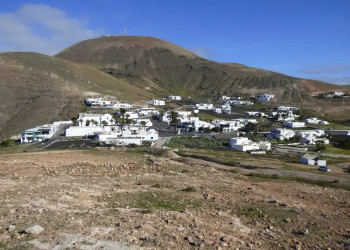 Dorf im Inselinneren Lanzarotes 