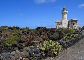 Leuchtturm an der Punta di Spadillo 