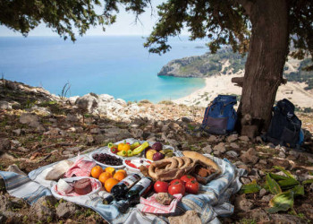 Picknick hoch über dem Tsambika
