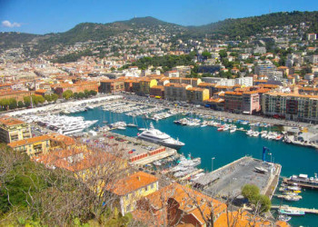 Blick auf den Hafen von Nizza 