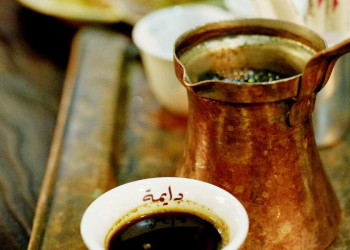 Schwarzer arabischer Kaffee