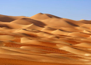 Dünen in den Wahiba Sands im Oman