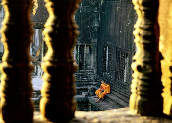 Mönche in den Tempeln von Angkor in Kambodscha