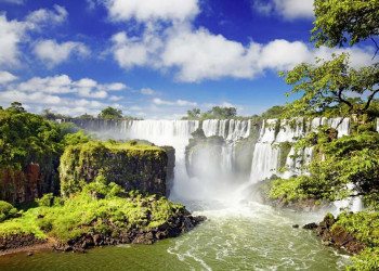 Die Iguazú-Wasserfälle in Brasilien