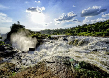 Tobende Wasser an den Murchison Falls