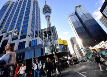 Der Skytower im Business District von Auckland