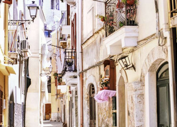 Gasse in der Altstadt von Bari