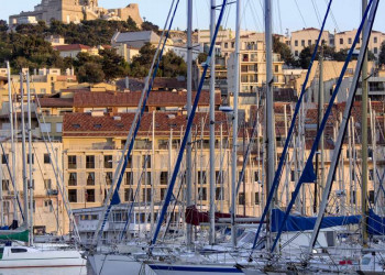 Segelyachten im Alten Hafen von Marseille