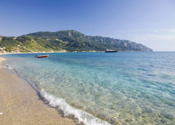 Der Strand von Agios Georgios auf Korfu