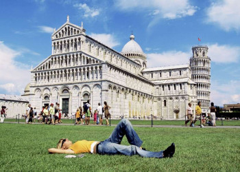 Marmorne Wunder in Pisa: Schiefer Turm und Baptisterium