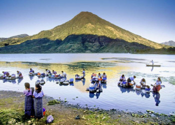 Ein Highlight unserer Rundreise durch Guatemala - der Zauber des Atitlánsee