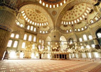 Innenraum der blauen Moschee in Istanbul
