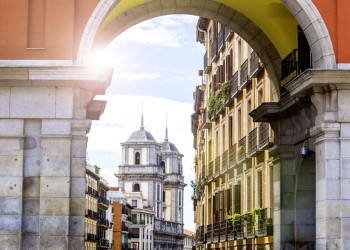 Unterwegs in den Gassen von Madrids Altstadt