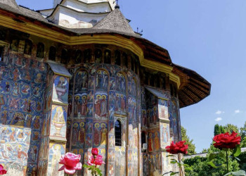Außenansicht des orthodoxen Klosters Moldovita