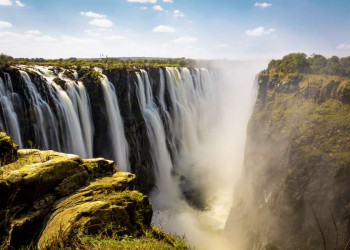 Die Viktoriafälle zwischen Simbabwe und Sambia