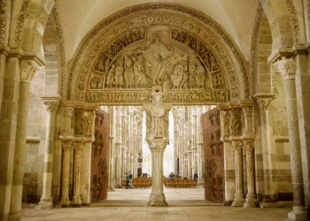 Portal der Kirche Ste-Marie-Madeleine in Vézelay