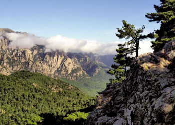 Beeindruckendes Panorama in Korsikas bergigem Inselinnern