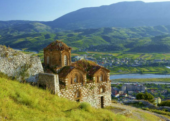 Das beeindruckende Bergland bedeckt weite Teile von Albanien.