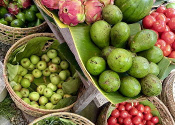 Indonesische Märkte locken mit buntem Obst und Gemüse