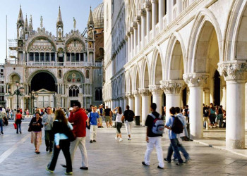 Dogenpalast und Markusdom in Venedig