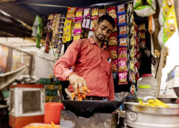 Auf dem berühmten Nachtmarkt von Ahmedabad: Streetfood-Dinner
