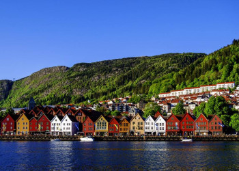 Bergen im schönsten Sommerlicht