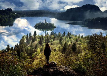 Blick auf die Marieninsel im Bleder See