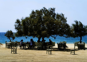 Taverne am Strand auf Naxos
