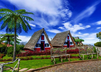Häuser in traditioneller Bauweise auf Madeira
