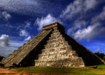 Pyramide des Kukulkán in Chichén Itzá in Mexiko
