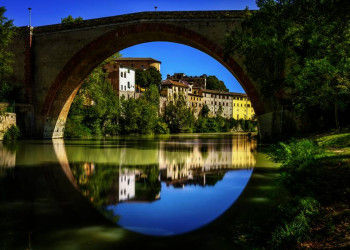 Die Brücke über den Metauro in Fossombrone