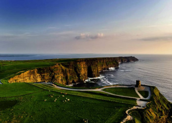 Die Cliffs of Moher, County Clare, Irland