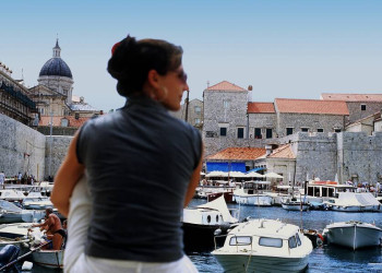 Am alten Hafen in der Altstadt von Dubrovnik