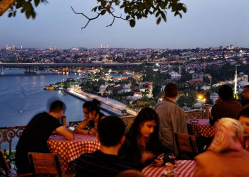 Blick auf den Bosporus im Abendlicht