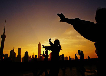 Tai-Chi am Abend in Shanghai
