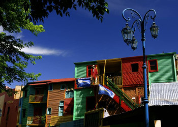 Die bunten Häuser des Viertels La Boca in Buenos Aires