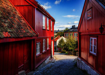 Typische Holzhäuser in der Damstredet