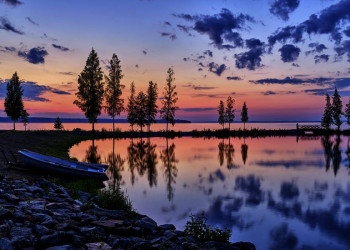 Abendlicht am Seeufer nahe Tampere