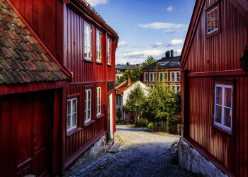 Typische Holzhäuser in Oslos Damstredet