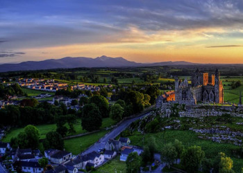 Luftaufnahme des Rock of Cashel