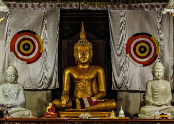 Der Zahntempel in Kandy beherbergt der Überlieferung nach einen Eckzahn Buddhas