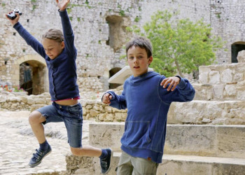 Zwischen den Besichtigungen bleibt Zeit zum Toben