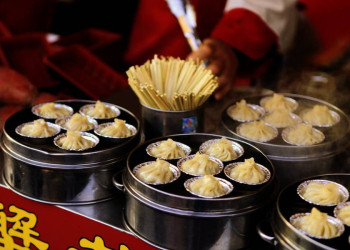 Unbedingt probieren: Teigtaschen in einer der Garküchen