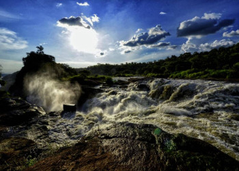 Tobende Wasser an den Murchison Falls