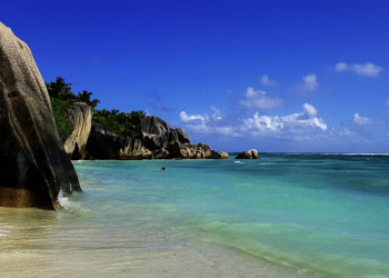 Strand auf der Seychelleninsel La Digue